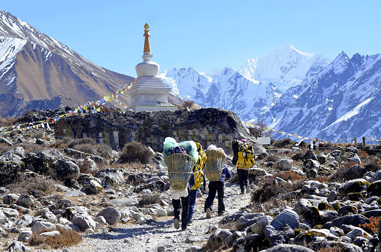 Langtang-Kyanjin-Gompa-Trek